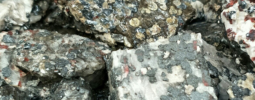 矿石石材报关：冰洲石入口清关所需资料流程及用度